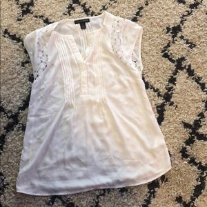 A Pea in the Pod lace trim blouse